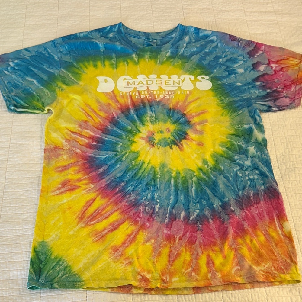 Gildan Large Creamsticks Tie-Dye Madsen Donuts - Picture 3 of 6